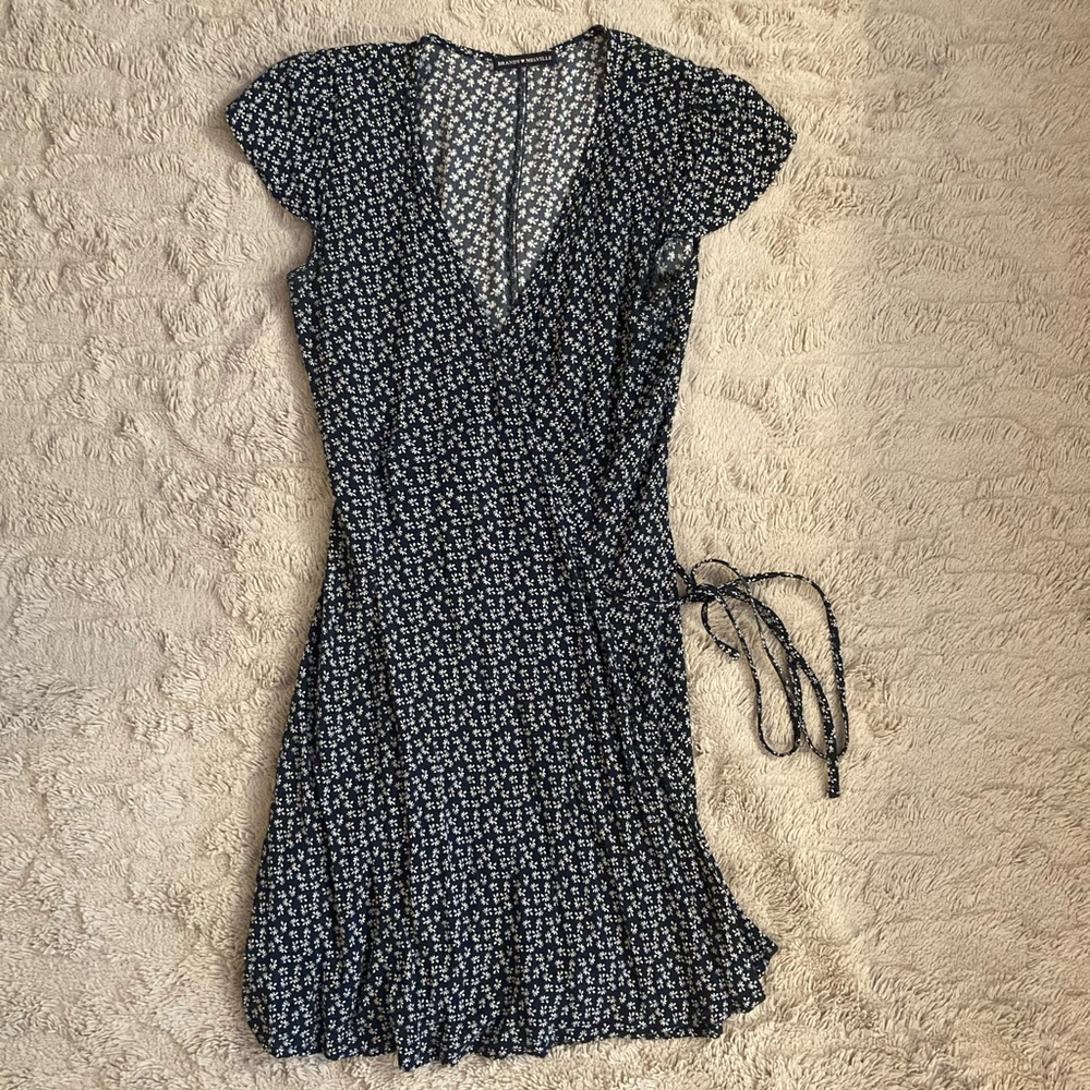 💕 Brandy Melville Wrap Mini Dress